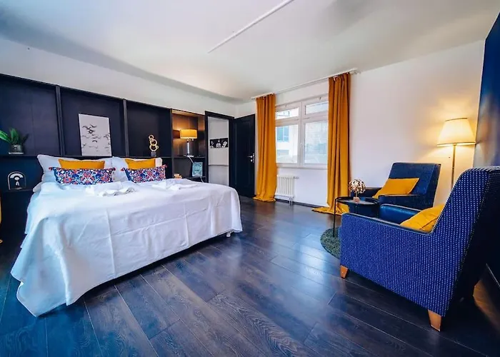 Lovely 3Bd - Rooftop - Jacuzzi&Sauna