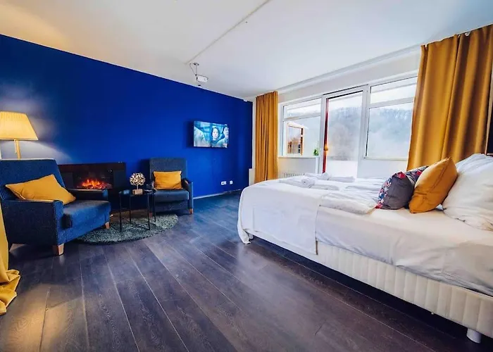 Lovely 3Bd - Rooftop - Jacuzzi&Sauna