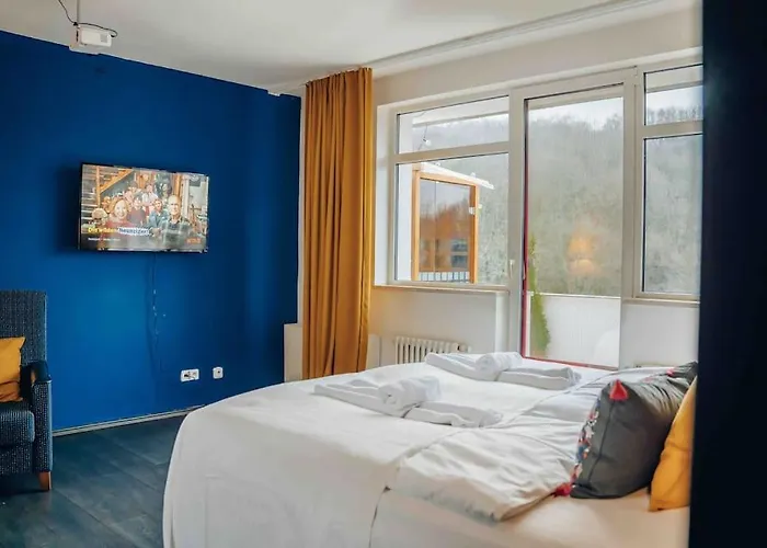 Lovely 3Bd - Rooftop - Jacuzzi&Sauna