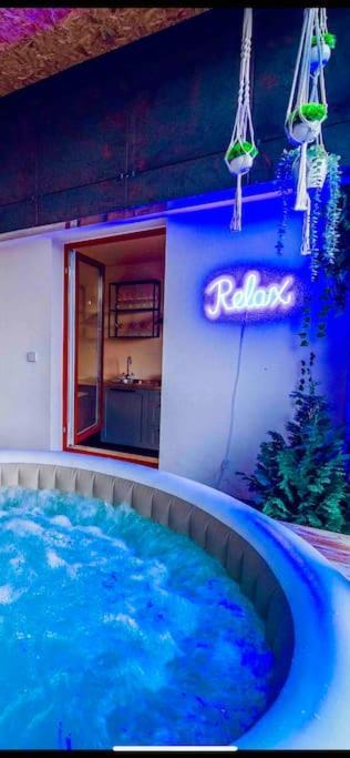 Апартаменты Lovely 3bd - Rooftop - Jacuzzi&sauna Прага
