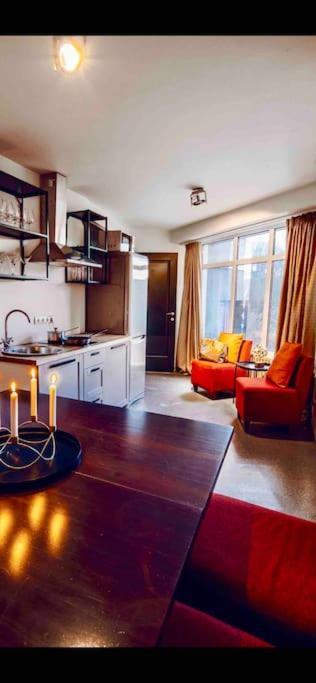 Апартаменты Lovely 3bd - Rooftop - Jacuzzi&sauna