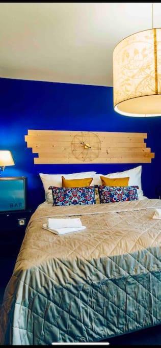 Апартаменты Lovely 3bd - Rooftop - Jacuzzi&sauna *